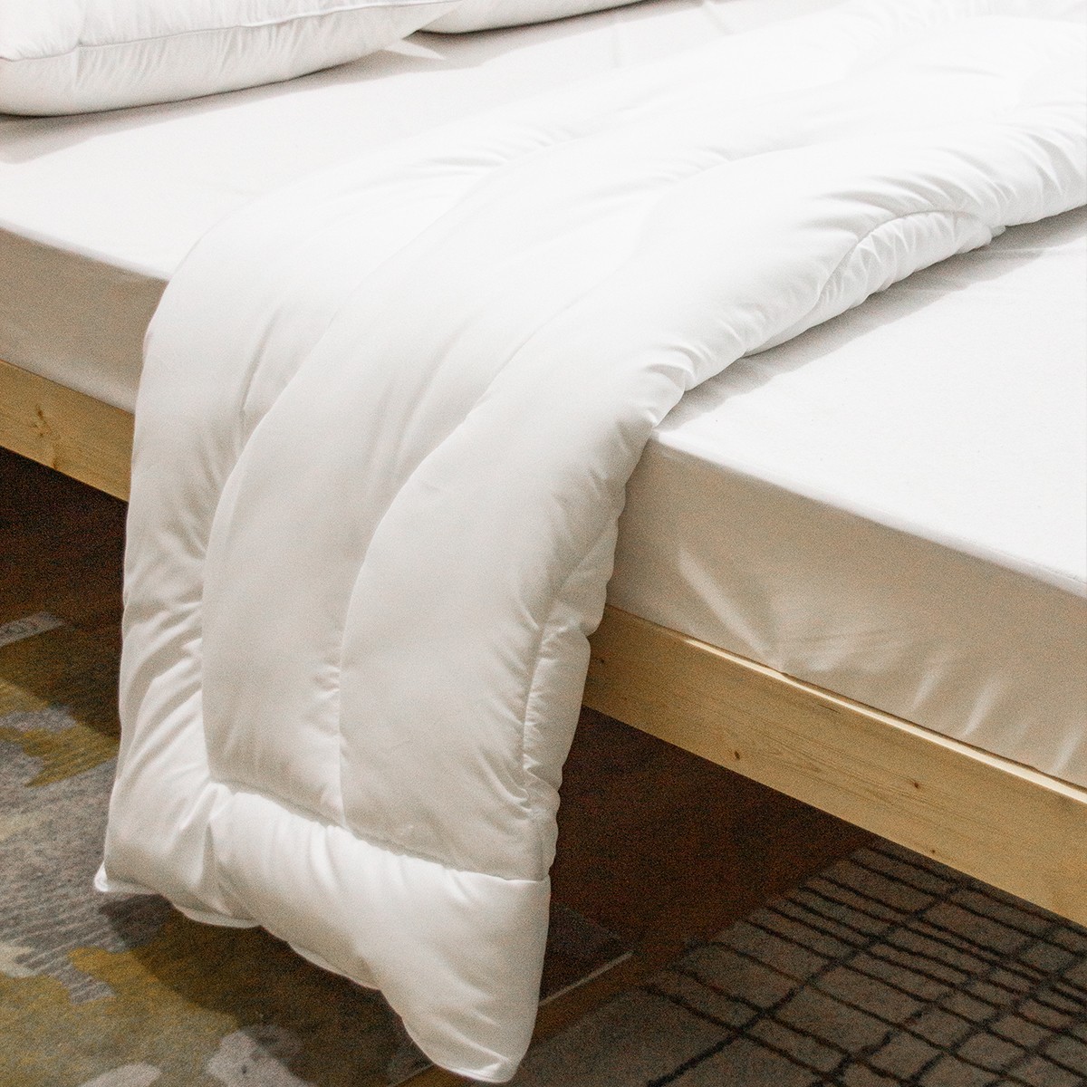 233TC Cotton Cover with 30% White Goose Down Quilted Duvet